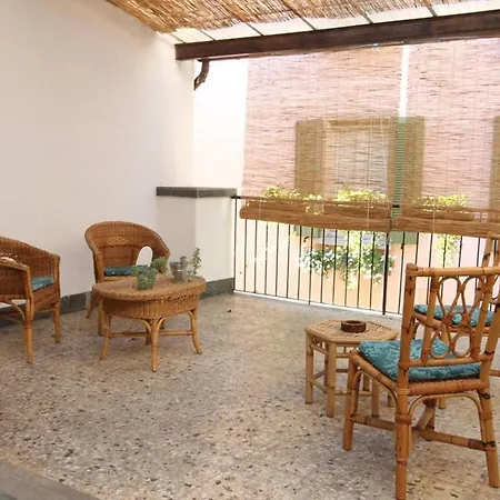 Captivating 4 -bed In Historic *