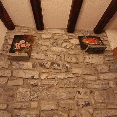 Captivating 4 -bed In Historic