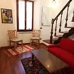아파트 Captivating 4 -bed In Historic