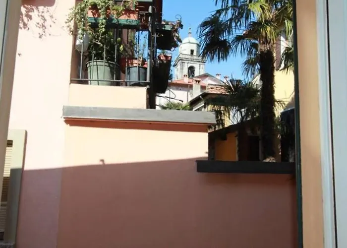 Captivating 4 -bed In Historic Appartement *