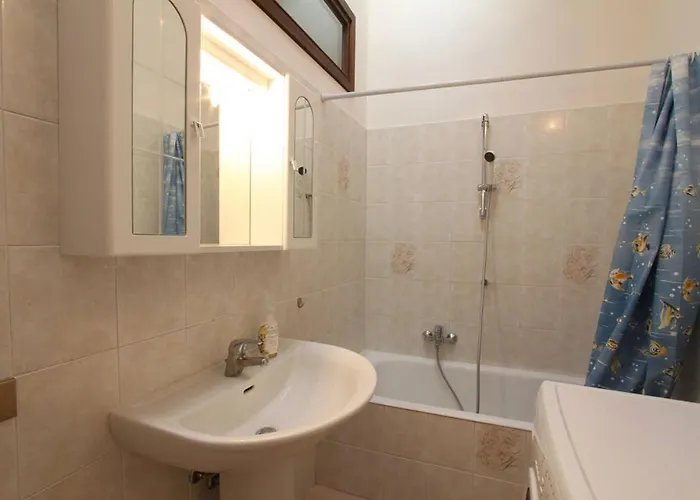 Captivating 4 -bed In Historic